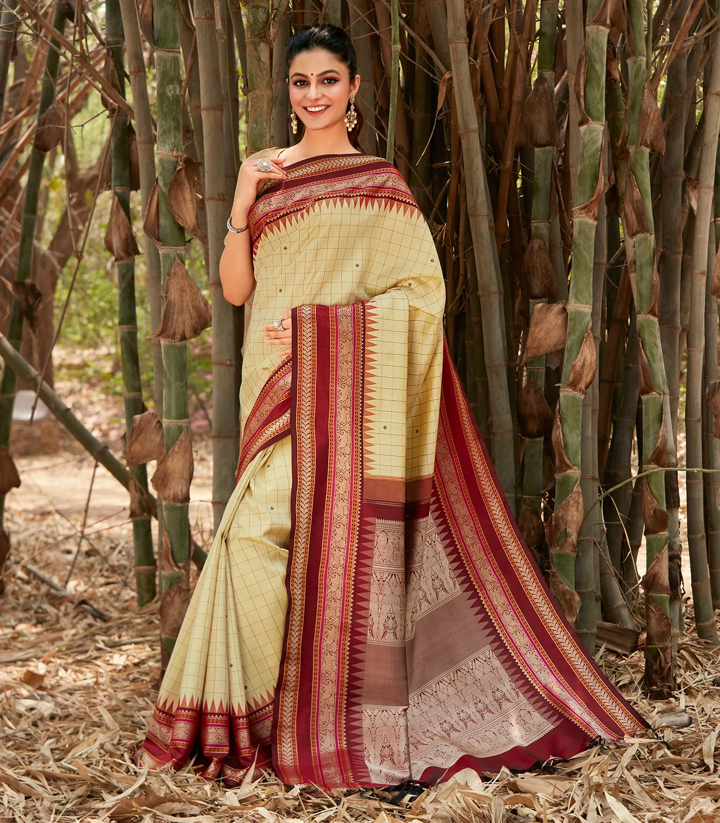 Off White Handloom Korvai Kanchipuram Silk Saree With Checks